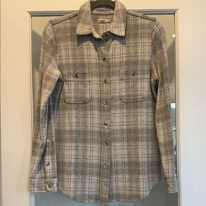 Faherty Women’s Legend Shirt, Small